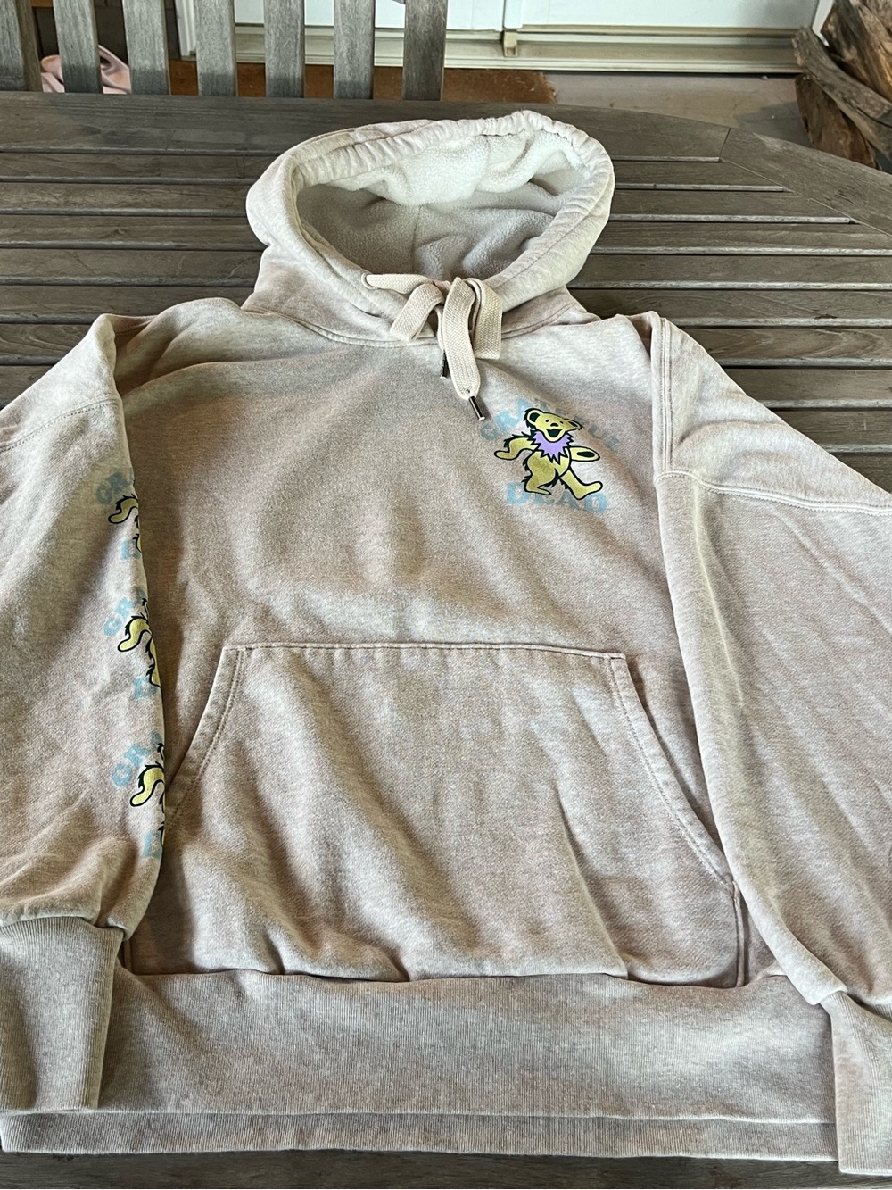 American Eagle Grateful Dead fleece-lined “This Feels Seriously Huggable” hoodie